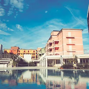**** Resort Ai Pozzi Village & Italië
